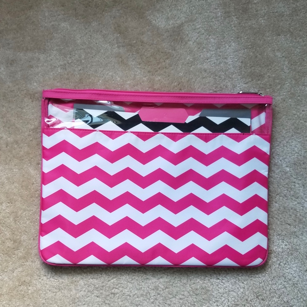Thirty One Document Holder